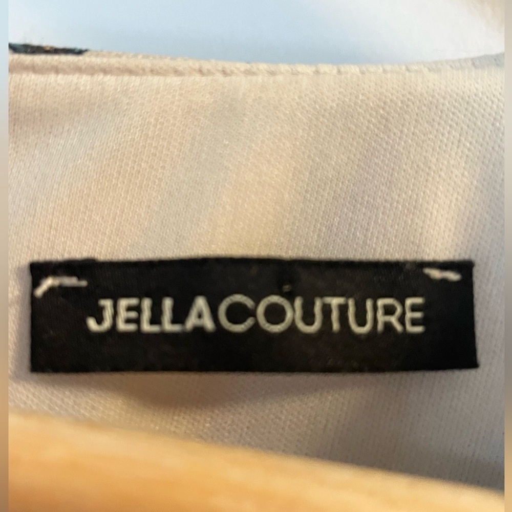Jella Couture dress, crop sleeves with button design.​​​​​​​ - Picture 7 of 8